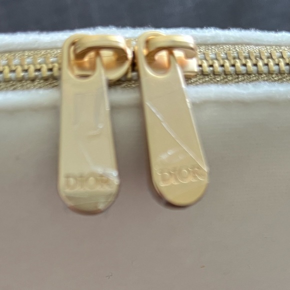 🤩NIB🤩 DIOR COSMETICS BAG - Picture 4 of 7